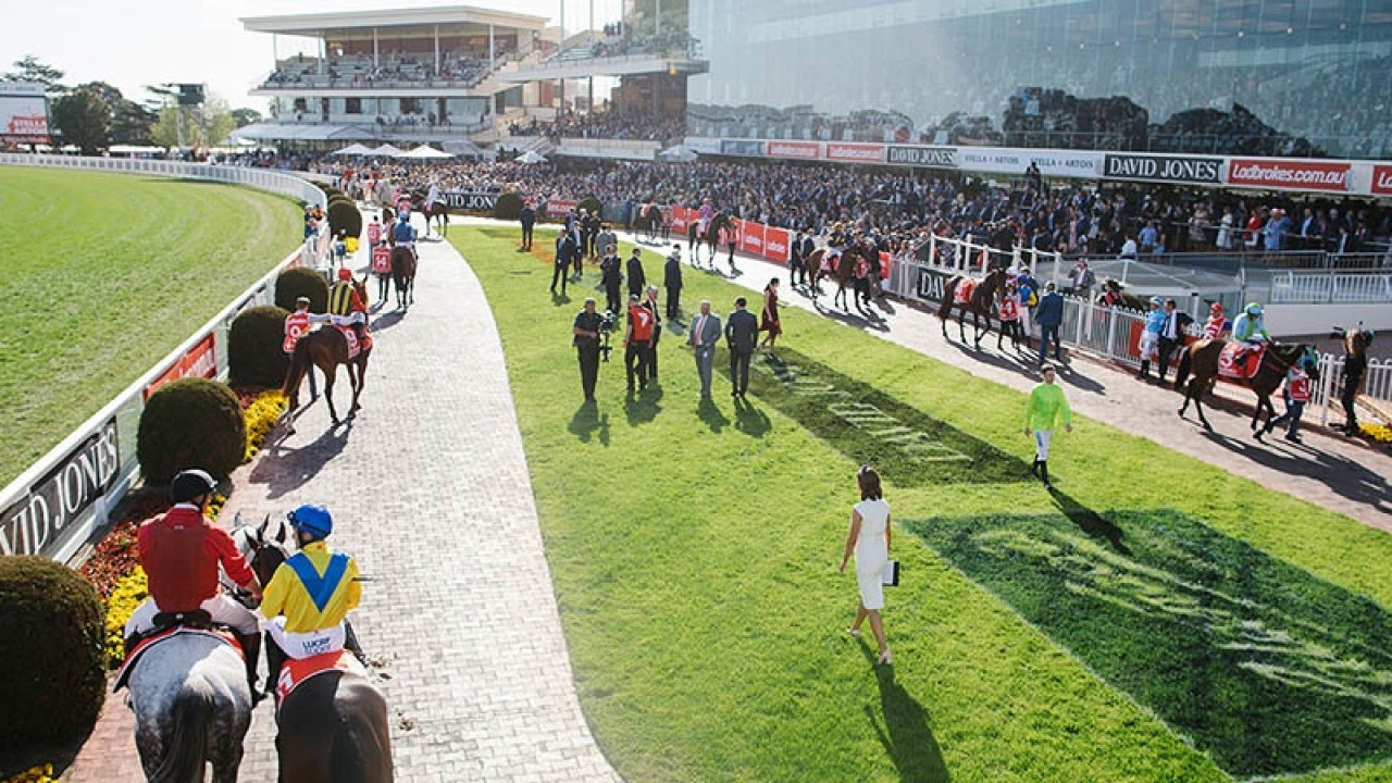 Caulfield Unites For Racing Spectacle Image 1