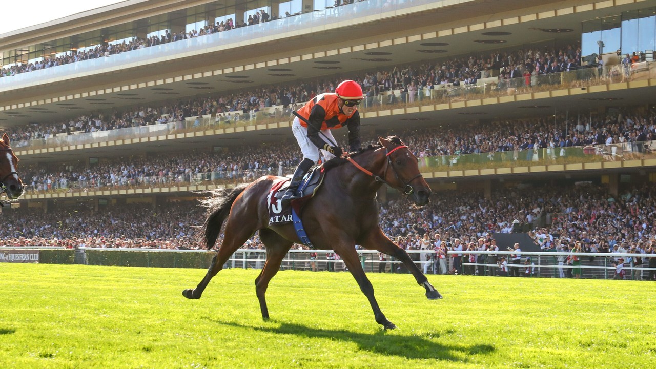 The Prix de l'Arc de Triomphe: Where Horsepower Meets ... Image 1