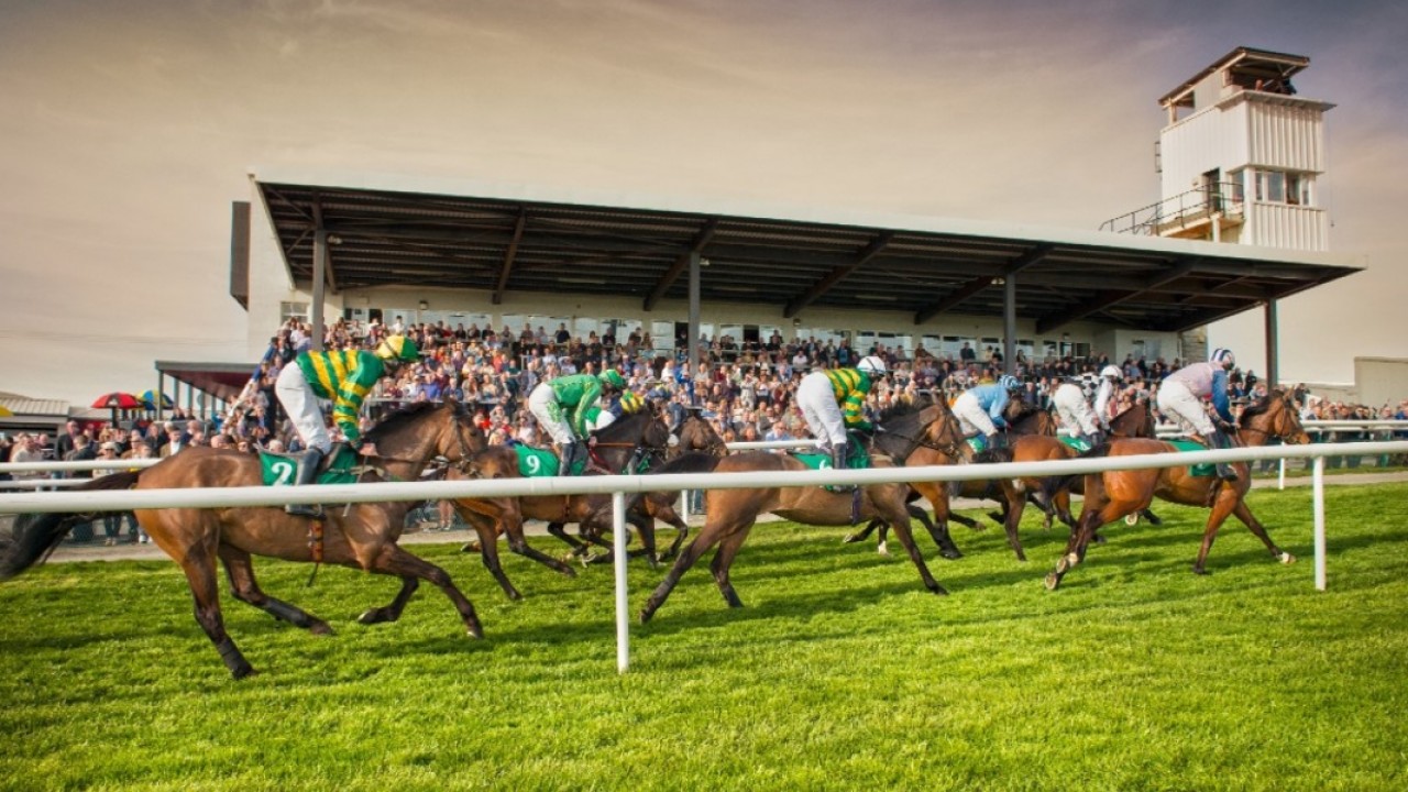 Saudi Arabia Unveils Enhanced Summer Racing Programme for ... Image 1