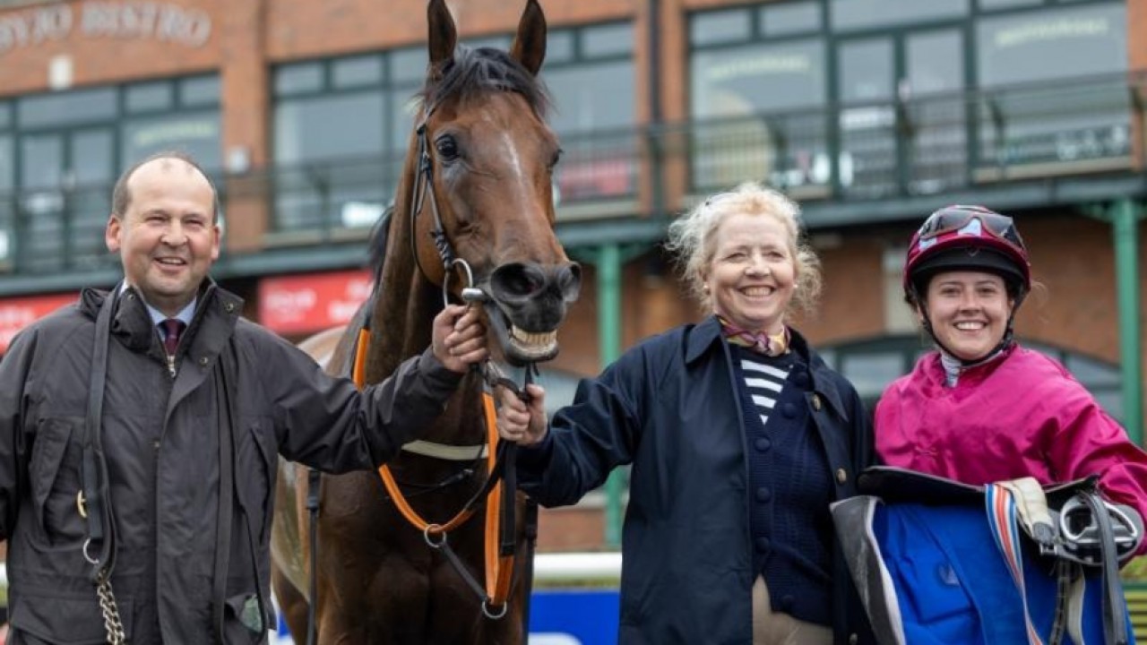 Extensio Set For Hurdles Return With Royal Ascot Dream Alive Image 1