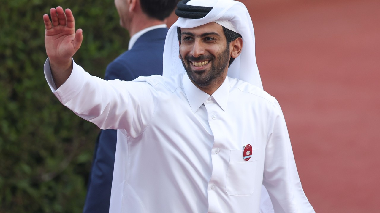 Racing Glory: Al Ghadeer's Rise Image 1