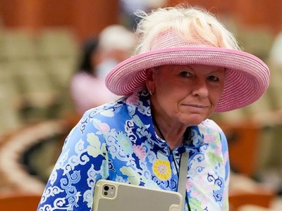 Tapitastic! Million Dollar Colt Tops Obs Sale Image 1